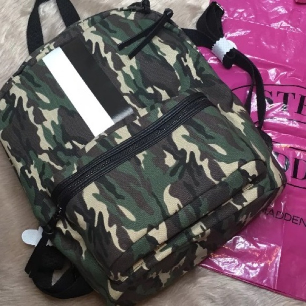STEVE MADDEN CAMO BACKPACK